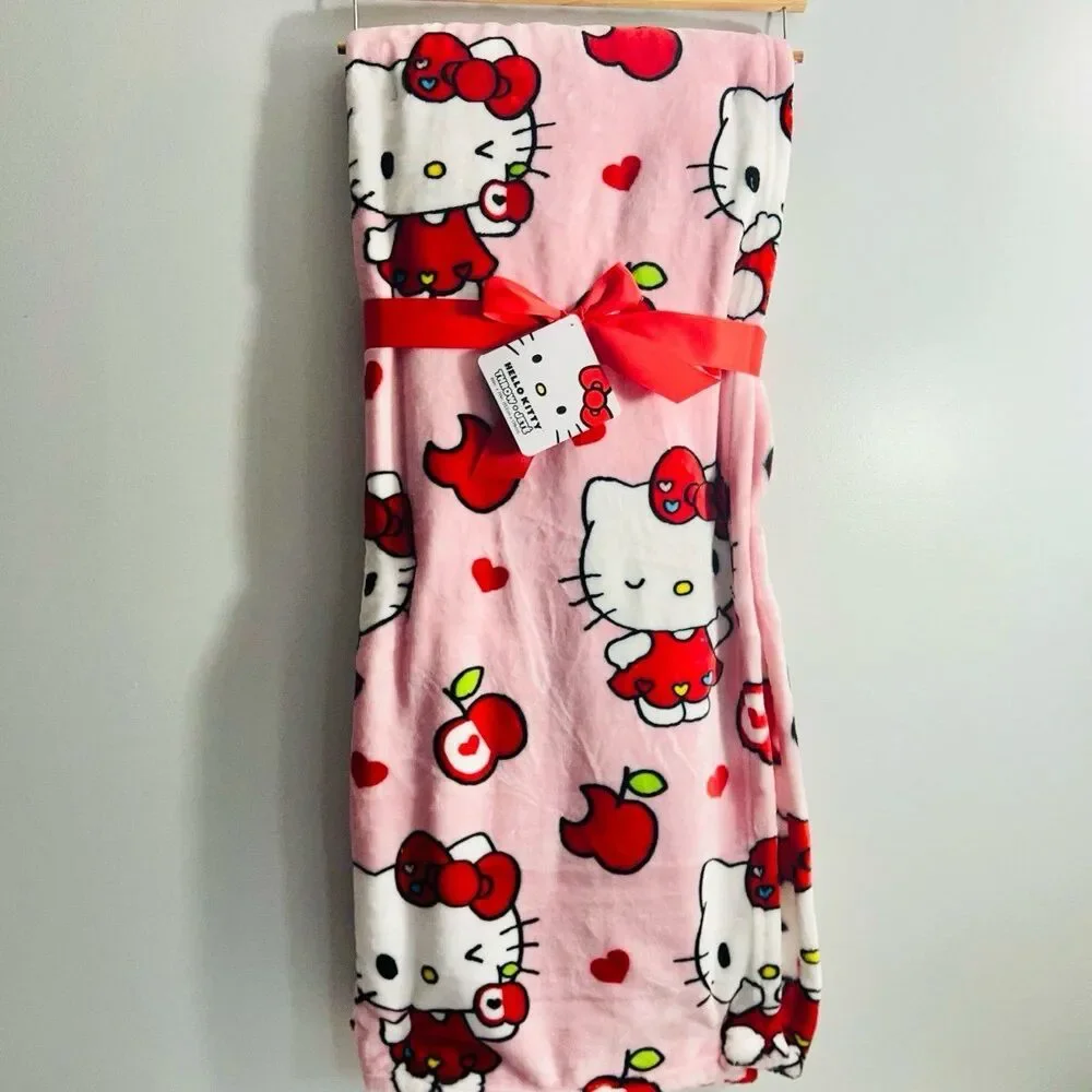 Hello Kitty Throw Blanket 60” x 70” NWT New Apple heart Pink cute gift